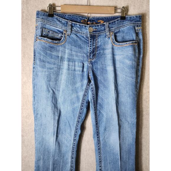 SEVEN7 Luxe Mid-Rise Western Embroidered Pocket Stitching Bootcut Jeans SZ 16 - Picture 3 of 11